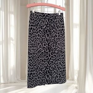 SHEIN Gray Black Leopard Print Sweater Knit Midi Skirt Size 6